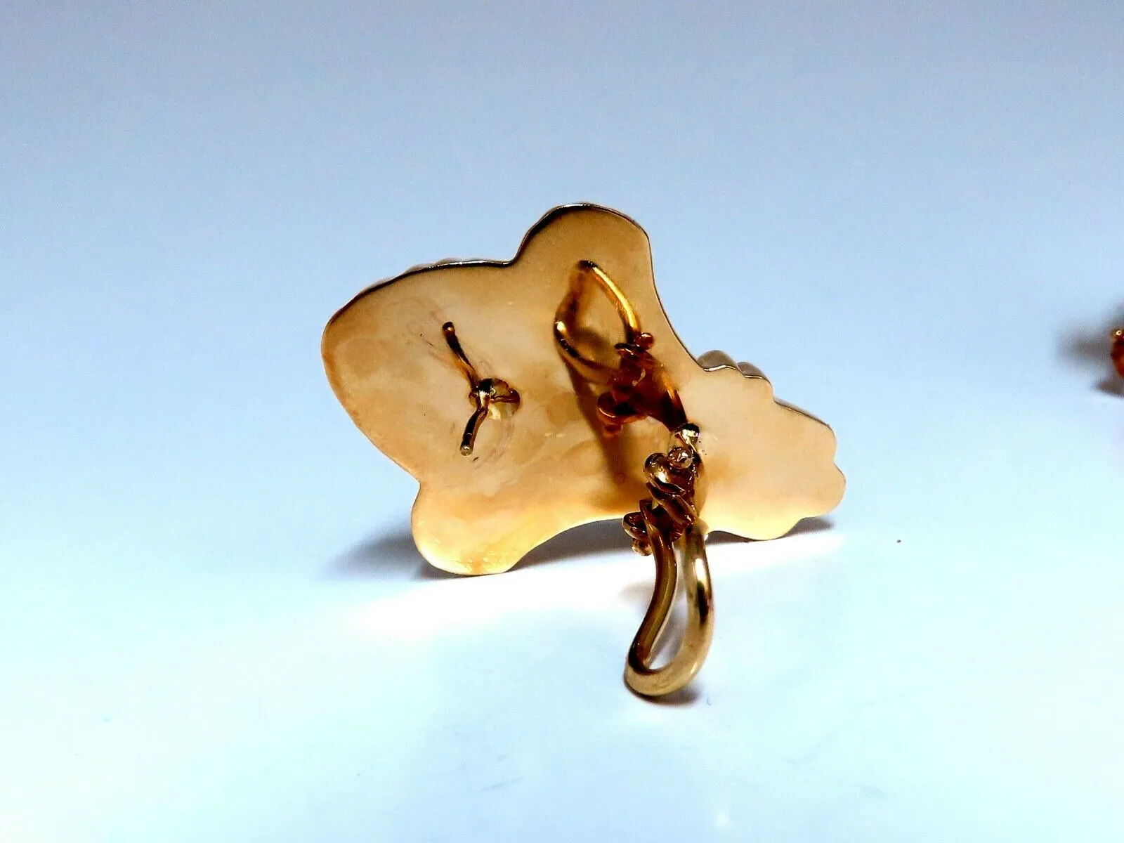 14kt Gold Textured Royal Crest Sheaf Clip Earrings