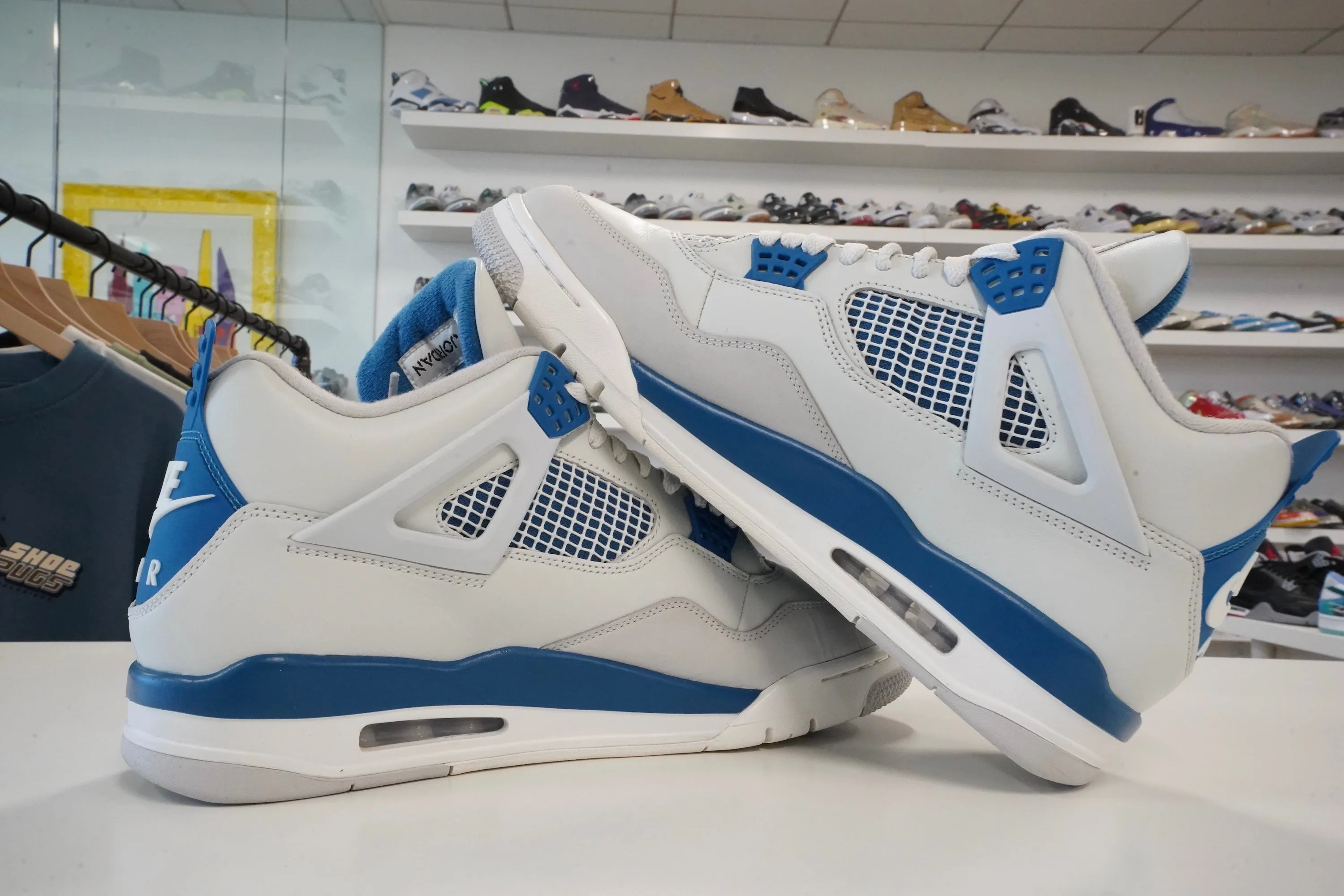 Air Jordan 4 Retro Military Blue