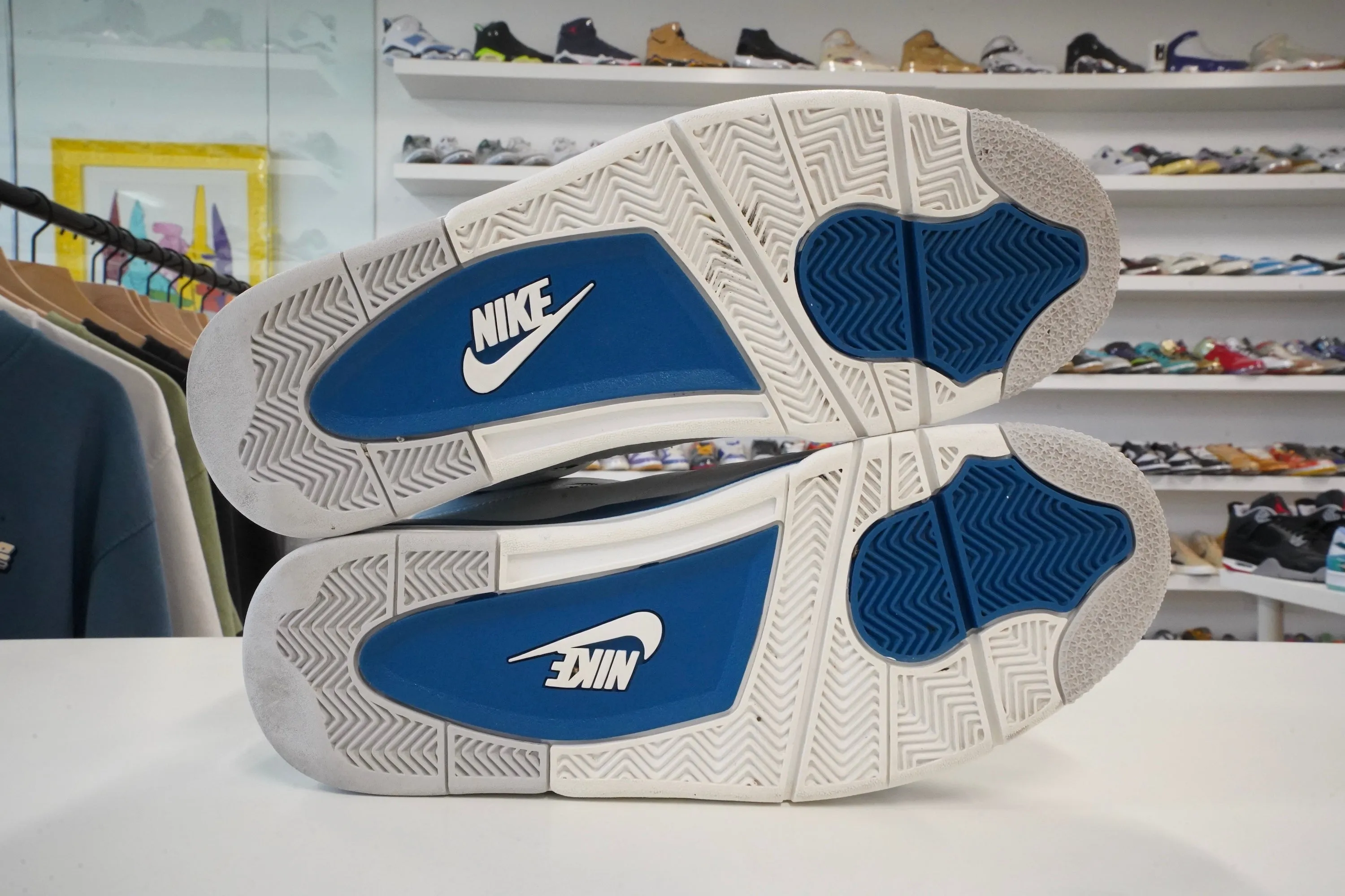 Air Jordan 4 Retro Military Blue