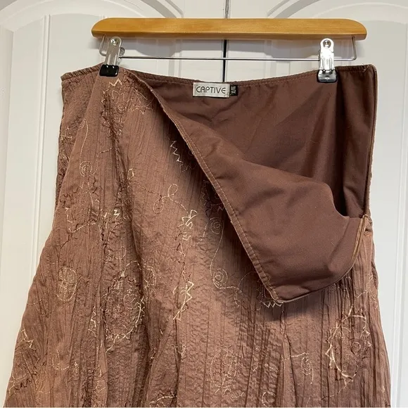 Captive vintage skirt brown embroidered crinkle fabric size XL boho