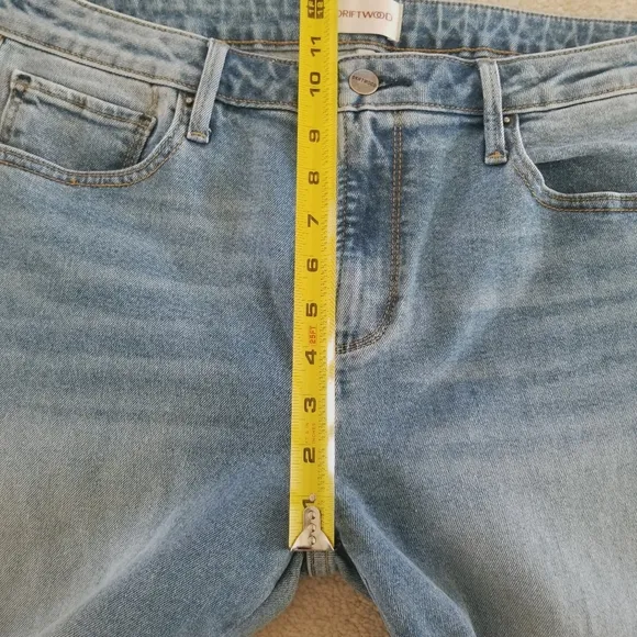 Driftwood Colette Embroidered Cuff Cropped High Rise Jeans Size 14