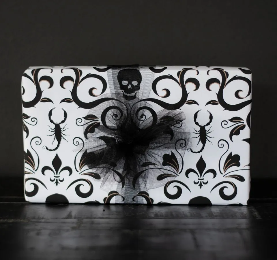 Gothic Damask Gift Wrap Set (5 Sheets)