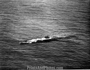NAVY Submarine USS R3  2900