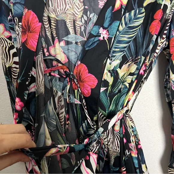 NEW Banana Republic Satin Short Robe Black Tropical Watercolor Zebra Print XS