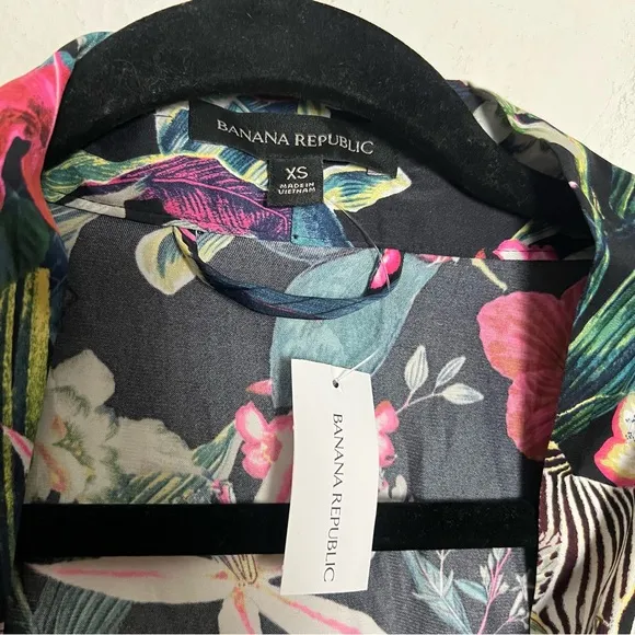 NEW Banana Republic Satin Short Robe Black Tropical Watercolor Zebra Print XS