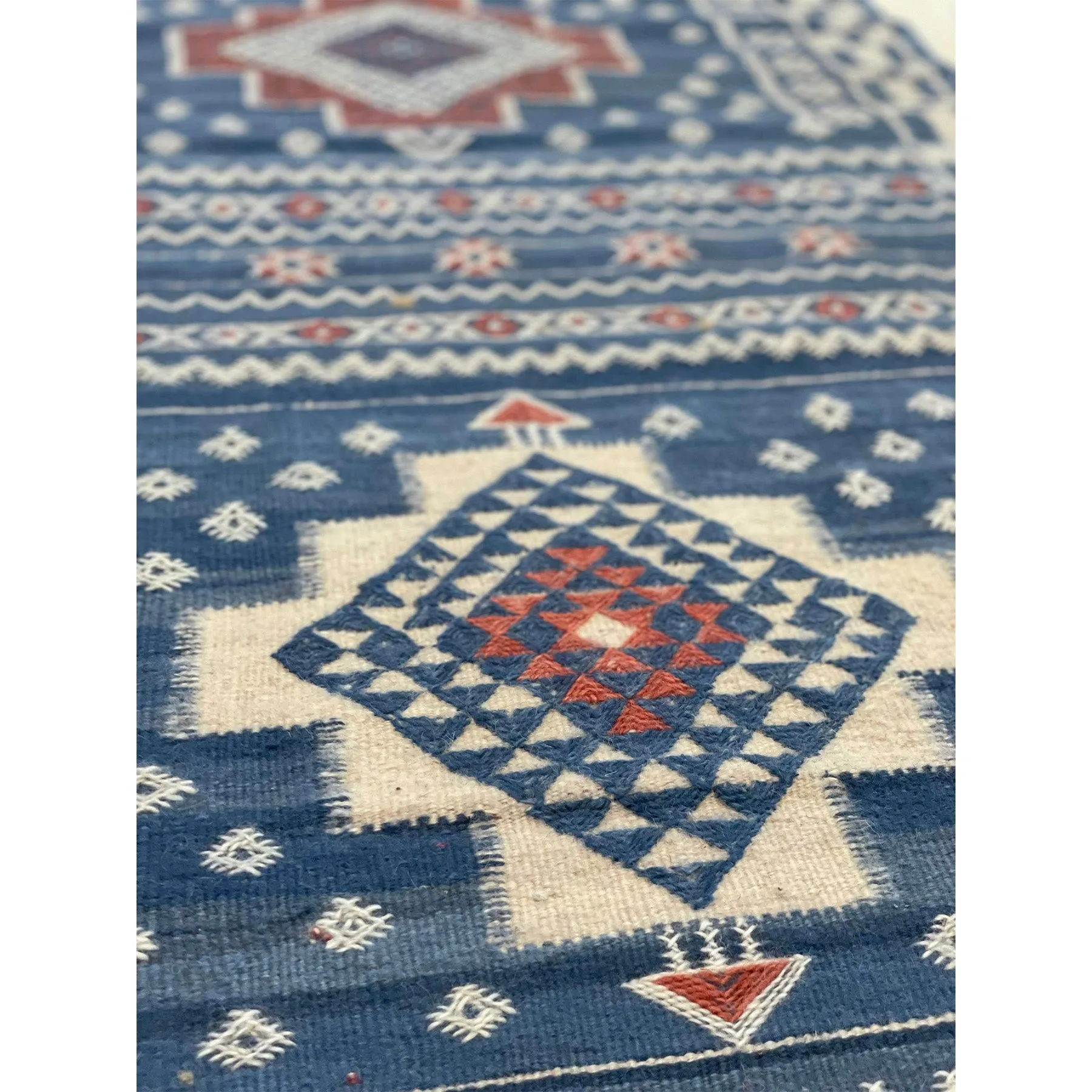 No. 579 | 2' 8" x 9' 10"