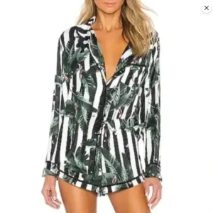 NWT Plush Small Striped Tropical Jungle Pajama Set in Black/White/Green​​​​