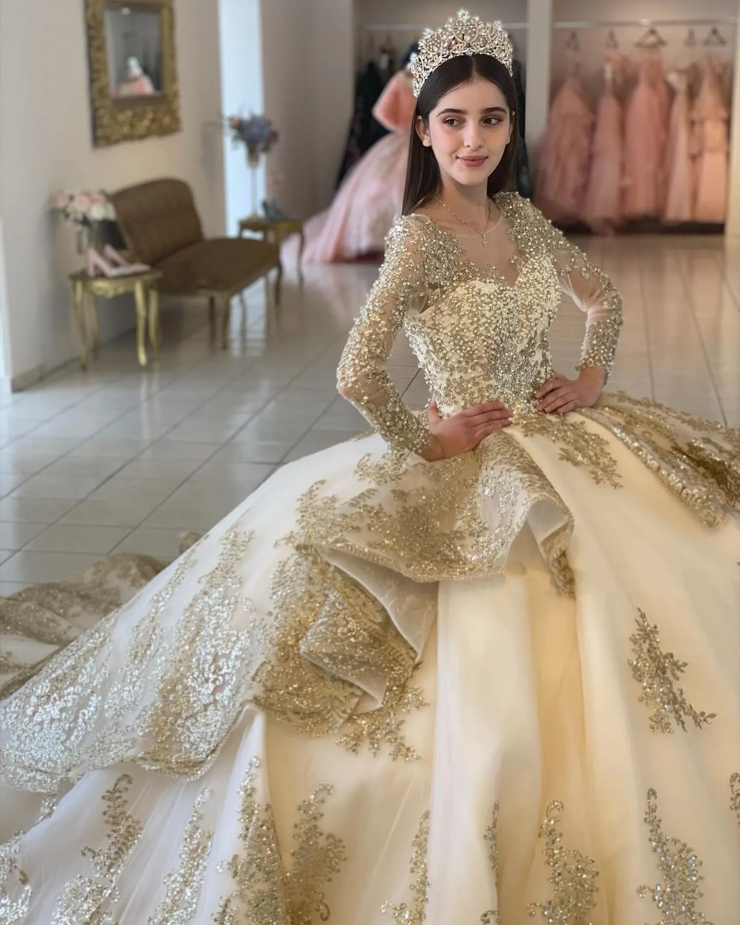 Princess Gold Lace Wedding Dress Beaded Pearls Sheer Neckline Long Sleeve Saudi Lace Bridal Wedding Gowns 2023