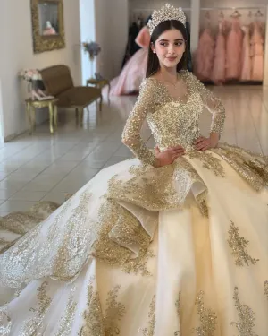 Princess Gold Lace Wedding Dress Beaded Pearls Sheer Neckline Long Sleeve Saudi Lace Bridal Wedding Gowns 2023