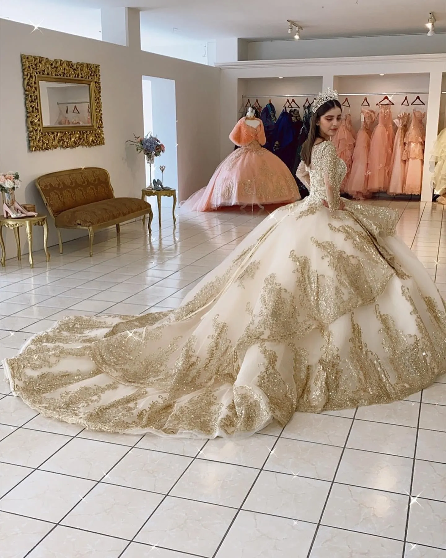 Princess Gold Lace Wedding Dress Beaded Pearls Sheer Neckline Long Sleeve Saudi Lace Bridal Wedding Gowns 2023