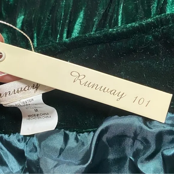 Runway 101 Maxi Skirt Women's Size Medium Emerald Green Embroidered Velvet Skirt
