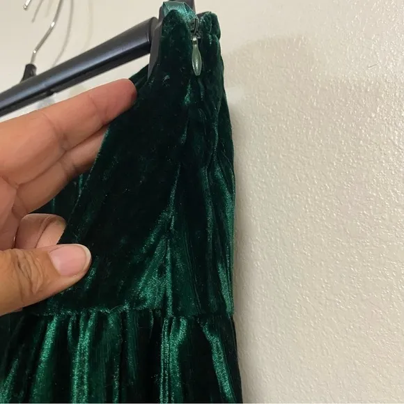 Runway 101 Maxi Skirt Women's Size Medium Emerald Green Embroidered Velvet Skirt