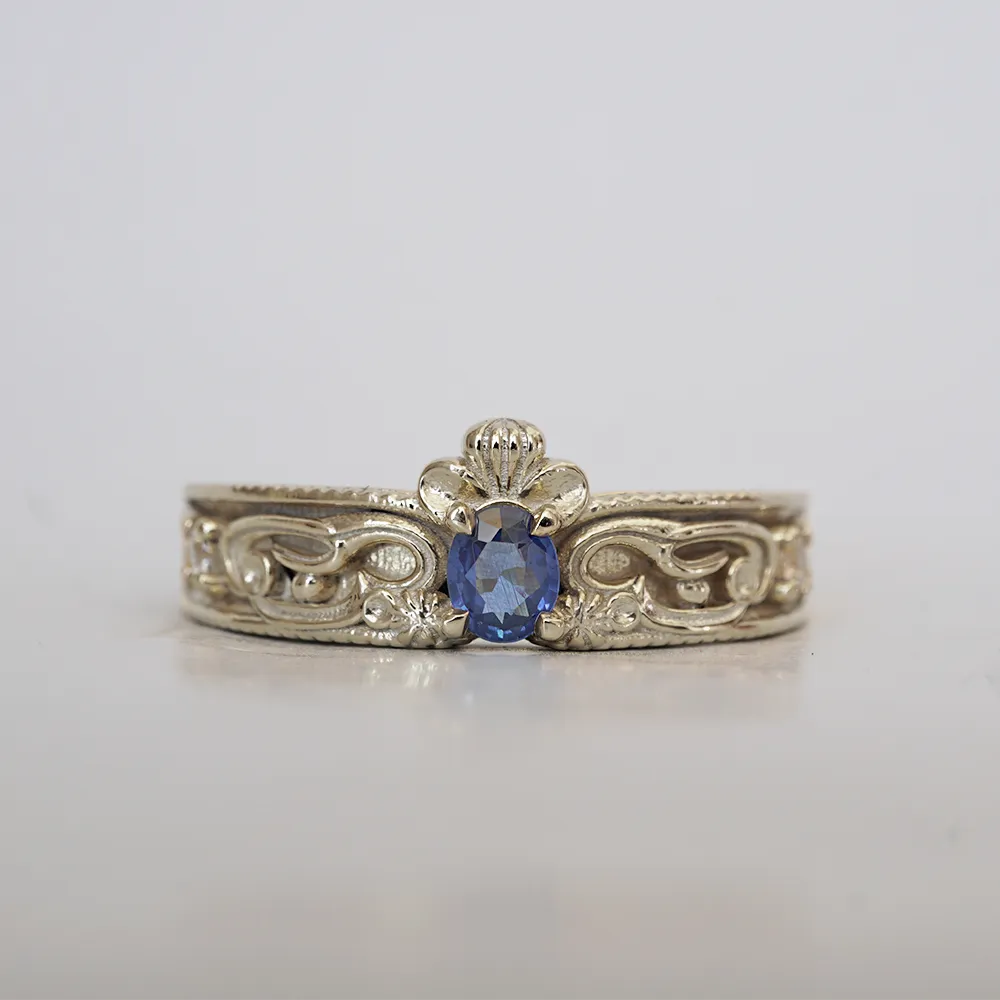 Sapphire Crest Ring in 14K and 18K Gold
