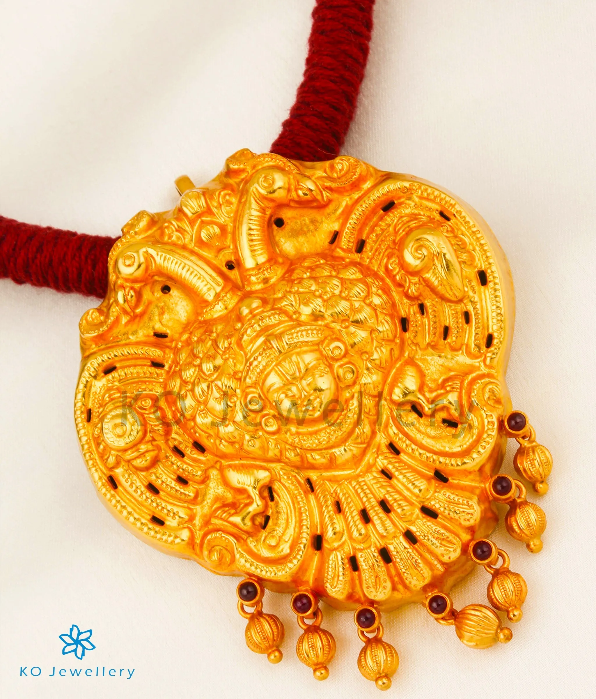 The Bhavya Gandaberunda Silver Nakkasi Thread Necklace